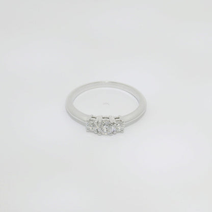Anillo de compromiso.