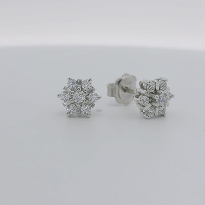 Pendientes cortos.