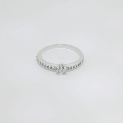 Anillo de compromiso.